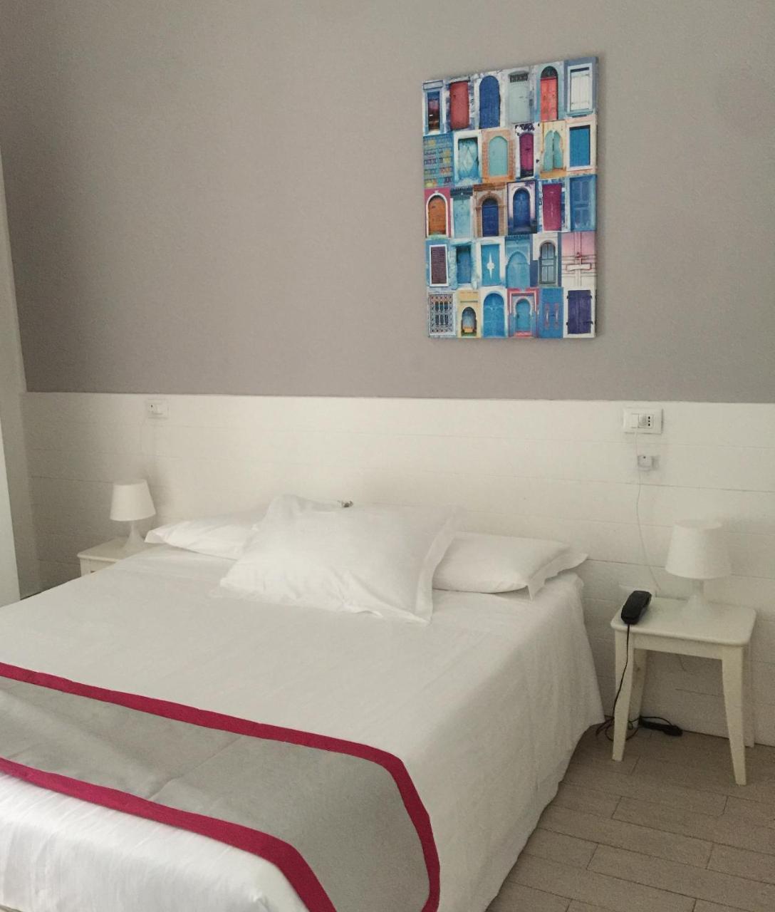 Hotel Spot วาราซเซ ภายนอก รูปภาพ